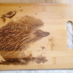 33cm hedgehog chopping board. lovely gift idea